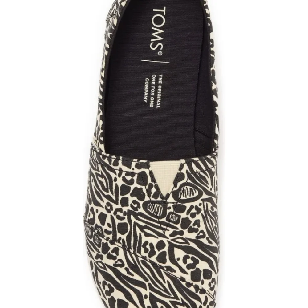 Toms Alpargata Slip-On cushioned footbed and lightweight sole size 7.5 W
